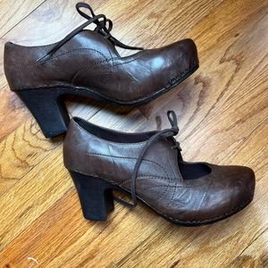 Dansko brown leather ankle heeled booties size 7